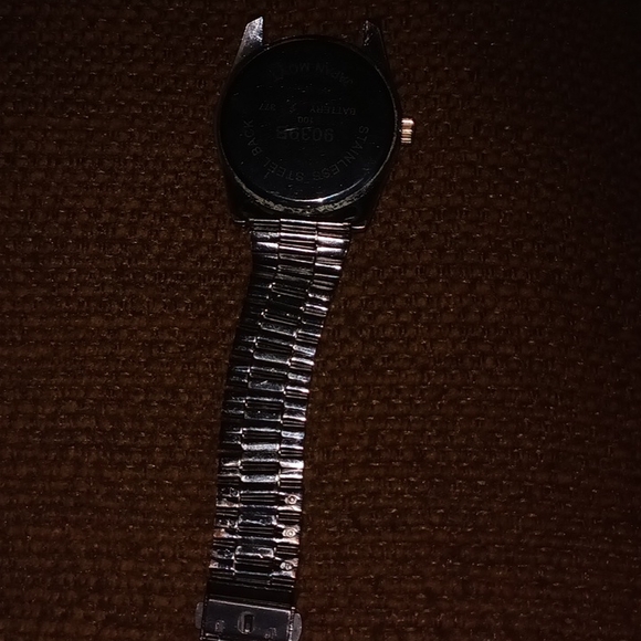 Watch - Picture 2 of 3